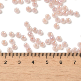 20 gram Glaskralen rocailles Ceylon 4 x 3 mm – gat 1,2 mm – Misty Rose