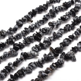 20 x Edelsteen chips kralen sneeuwvlok obsidiaan 5-8 x 5-8 mm – gat 1 mm – zwart met grijswit