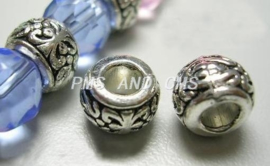 10 stuks Tibetaans zilveren kralen 8 x 5,5mm gat: 3mm