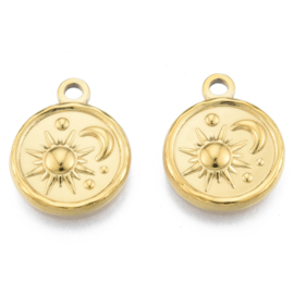 1 x Ion Plating (IP) RVS 201 Maan, zon sterren Bedeltje Real 18K Gold Plated, 19 x 15,5 x 2,5mm, Oogje: 2mm