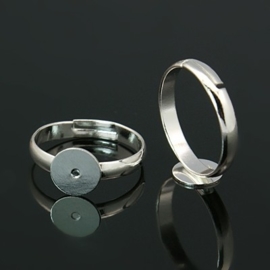 2x Verstelbare verzilverde basis ring, diameter c.a. 17 mm , maat van de ringdop: 8 mm (NIkkelvrij)