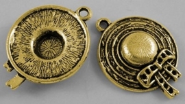 4 x tibetaans zilveren bedeltje (goudkleur) van een hoedje 26 x 19 x 5mm Gat: 2mm