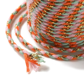 1 rol Metallic gevlochten koord – katoen/polyester mix – 1,5 mm – Pearl Pink Blue met goudkleurige draad – 4 meter