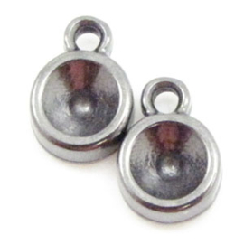 1 x  DQ metaal hanger puntsteen SS29 C.a. 6mm afm. ca. 11,7 x 8,2 mm oogje 2 mm  hematiet kleur (Nikkelvrij)