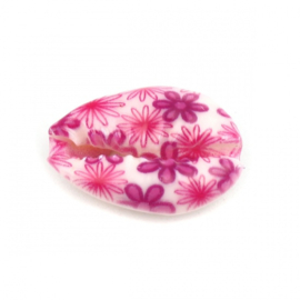 5 x  handbeschilderde kauri kralen met fuchsia bloemen 25 x 17mm-18mm x 14mm