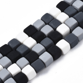 20 x gemixte handgemaakte polymeer kralen kubus grijs wit zwart 6mm gat: c.a. 1,6mm