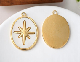 1 x RVS 304 Ion Plating (ip) Bedel met schelp ovaal ster wit, 14K goldplated 20,5 x 14 x 2mm oogje 1,5mm