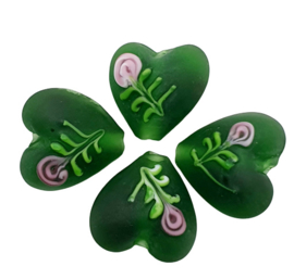 4 stuks  handgemaakte hartje van glas groen 14mm