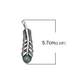 1 x bedel veer 57 x 16mm met turquoise steentje oogje: 9.2 x 3,7mm