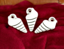1 x DQ metaal hanger ijsje antiek zilver kleur ca. 12 x 6mm Ø1,5mm (Nikkelvrij)