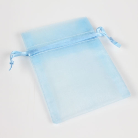 c.a. 100 stuks baby licht blauwe organza zakjes 7 x 9 cm