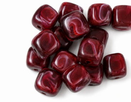 10 x Acryl kralen cube two tone opaque 17 x 15,5 x 15,5 mm – gat 3 mm – dark red