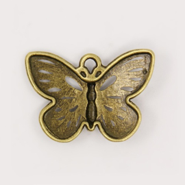 4 x Prachtige tibetaans zilveren bedel van een vlinder 18 x 25 x 2mm Gat: 2mm geel koper