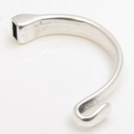 1 x DQ metaal halve armband antiek zilver kleur ca. 60 x 10mm, gat 4 x 8mm (Nikkelvrij)