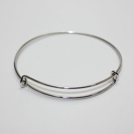 Super leuke verstelbare basis armband om bedels aan te hangen diameter c.a. 55mm totale lengte c.a 18cm platinum