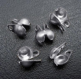 10 x gesloten kalotjes 5 x 6mm oogje 1mm zijwaarts platinum kleur Ø 2,4mm 