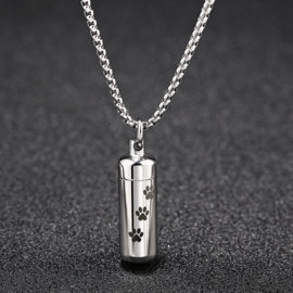 201 RVS Gedenk hanger mini urn  32x10 mm met bedel cilinder met dieren pootjes  incl. RVS ketting 61,5cm