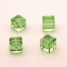 10 Preciosa Handgeslepen kristal kraal 8mm licht groen
