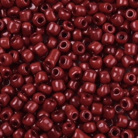 20 gram rocailles Seed Beads 6/0  4mm gat: 1,5mm Opaque Dark Red