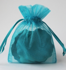 c.a. 50 x organza zakjes 7 x 9cm Turquoise