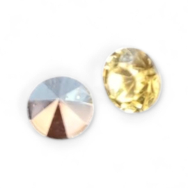 15 x Puntsteen Resin Kunsthars SS29 c.a. 6mm Citrine