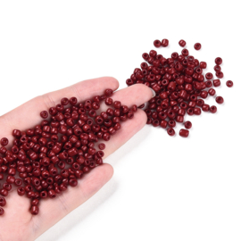 20 gram rocailles Seed Beads 6/0  4mm gat: 1,5mm Opaque Dark Red