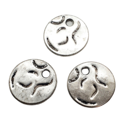 2 x  Antiek zilveren muntjes  19 x 1mm gat: 3mm (Nikkelvrij)