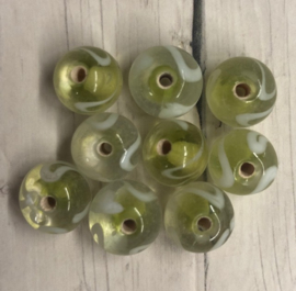 10 stuks ronde glaskralen met een groen tintje 8mm gat 2mm