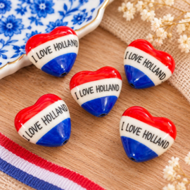 1 x Grote keramiek kraal hart model 34,5 x 35 x 15 mm – gat 2 mm – rood wit blauw – I Love Holland