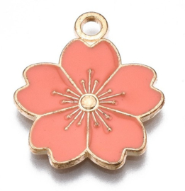 4 x  Bedel Enamel Sakura bloem 20,5 x 17,5 x 1.5 mm light gold  salmon peach pink gat 2mm