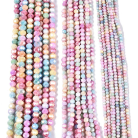 1 x Glaskralen streng facetgeslepen rond 4-4,5 x 3,9 mm – gat 0,8 mm – Mixed Color
