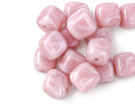 10 x Acryl kralen cube two tone opaque 17 x 15,5 x 15,5 mm – gat 3 mm – Pink