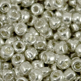20 gram Glaskralen Rocailles 6/0 (4mm) Metallic shine warm silver