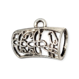 Metalen messing sjaalhanger of sjaal bails, bewerkt met bloemen, antiek zilverkleur 32 x 25 x 18mm, oogje: 4mm