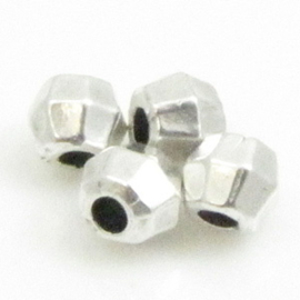 4 x DQ metaal kraal facet 3,4x3,6mm gat 1,6mm antiek zilverkleur   (Nikkelvrij)