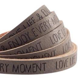 20 cm plat imi leer 10mm met quote - Enjoy every moment Love life - Terra Brown ♥