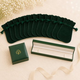 1 x Luxe sieraden verpakkingsset – 10 fluweelachtige cadeauzakjes + 2 kunststof juweliersdoosjes – donkergroen