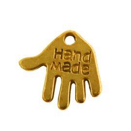 10 x metalen bedel hand met "Hand made"  goud kleur 12 x 10 x 1mm gat: 1mm (nikkelvrij)