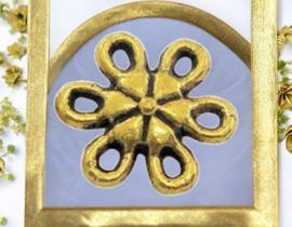 4 x Metalen bedel tussenstuk bloem antiek goudkleur afm. 9 mm