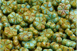 4 x Tsjechische Glaskralen Garland  Flower Pressed Beads 10x10mm groen