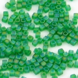 10 gram  Kubus 1,8 mm Miyuki Kelly Green Transparant Rainbow Matte