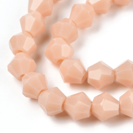 1 x Glaskralen streng facetgeslepen bicone 6 x 6 mm – gat 1 mm – PeachPuff