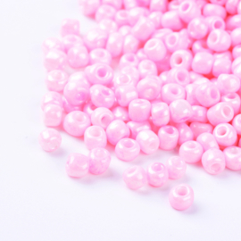 20 gram rocailles Seed Beads 6/0  4mm gat: 1,5mm Opaque Pink