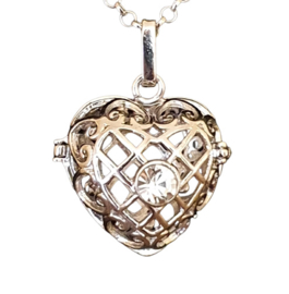 Prachtige lange ketting c.a. 80cm met een zilver kleur Engelenroeper 16mm hart