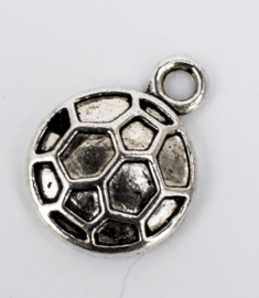 10 x Tibetaans zilveren bedeltje van een voetbal