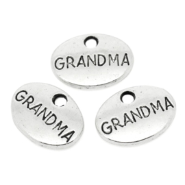 10 stuks Tibetaans zilveren bedeltjes "grandma" oma 12mm x 8mm gat: 1,7mm