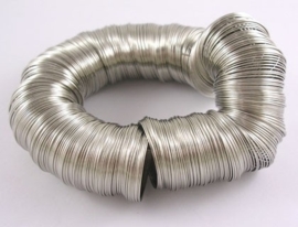 Memory Wire  platinum kleur 40 wendingen 28mm voor oorbellen