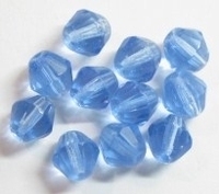15 x Glaskraal crystal  facet konisch licht blauw 6 mm