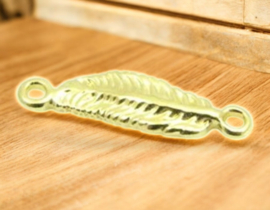 DQ metaal veertje met 2 ogen 21x6mm goudkleur oogje 1,5 mm  (Nikkelvrij)
