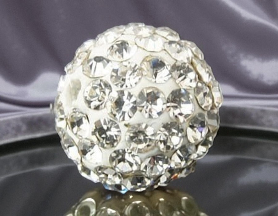 2 x Shamballa kraal 8 mm – wit met Crystal steentjes – rijggat ca. 1,5 mm